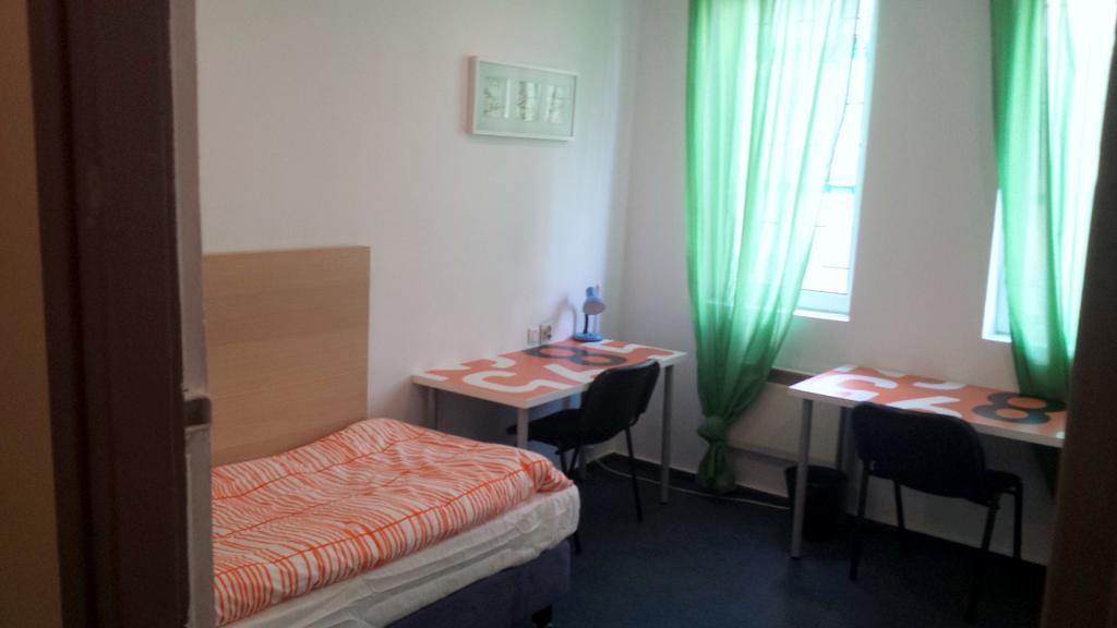 Auberge de jeunesse Erasmus House à Varsovie Chambre photo